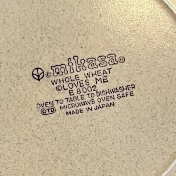 2 Vintage Mikasa Whole Wheat "Loves Me" Dinner Plates 11" Scalloped Edge Floral - Picture 3 of 7